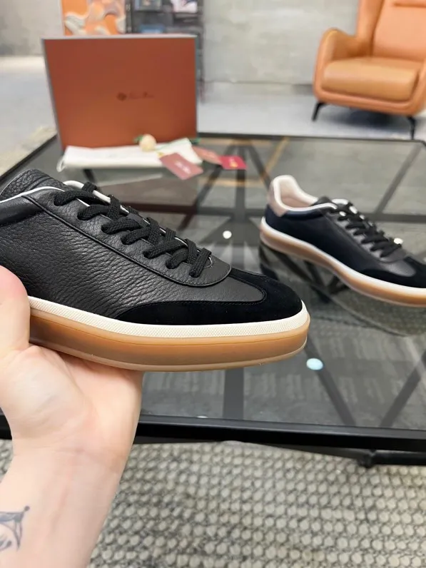 Factory price: 440💰Loro men's shoes💰iana top purchasing agent🇮🇹 men's shoes💰 The popular casual sneakers counter of the popular street man has new products at the same time. The uppers are made of cowhide fabric imported from Italy. The high-quality splicing technology has a classic and generous layout with a masculine temperament. Soft and comfortable cowhide lining. The soles: the original soles are specially provided by the original factory. The exclusive molded soles are super comfortable. The original factory follows the order. 🔍🔍High quality. You can enter and exit the counter at will. Welcome to compare. The code number is 38-44, customized 45